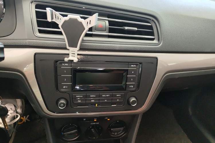 Used Volkswagen Lavida 2019 Lavida Start 1.5L Automatic Trendy Version China VI Standard Audio And AC Panel