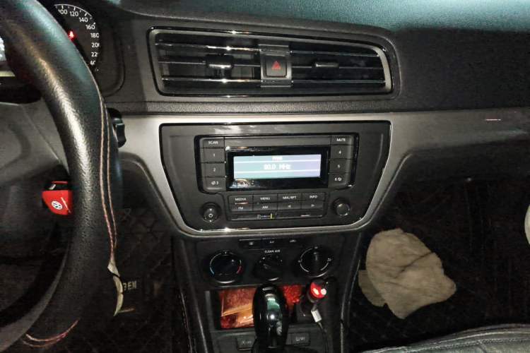 Used Volkswagen Lavida 2019 Lavida Start 1.5L Automatic Trendy Version China VI Standard Audio And AC Panel
