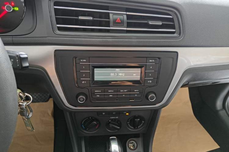 Used Volkswagen Lavida 2019 Lavida Start 1.5L Automatic Trendy Version China VI Standard Audio And AC Panel