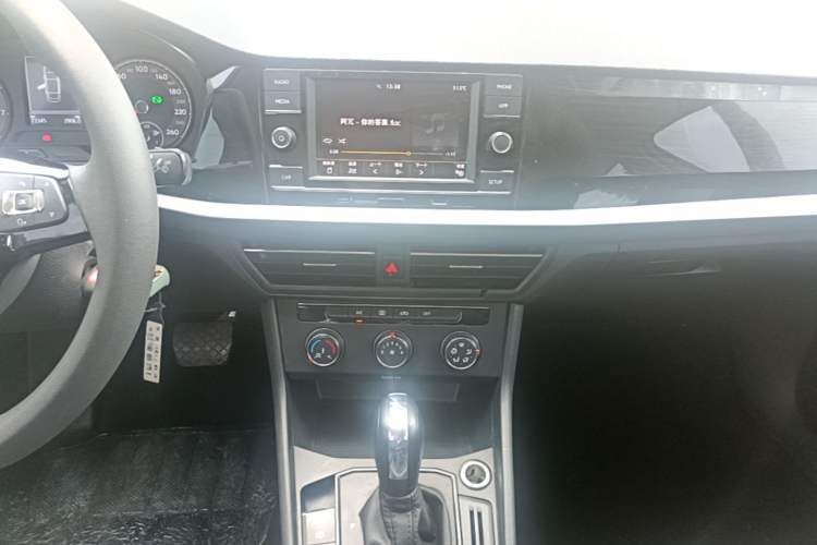 Used Volkswagen Lavida 2019 1.5L Automatic Comfort Edition China VI Standard Audio And AC Panel