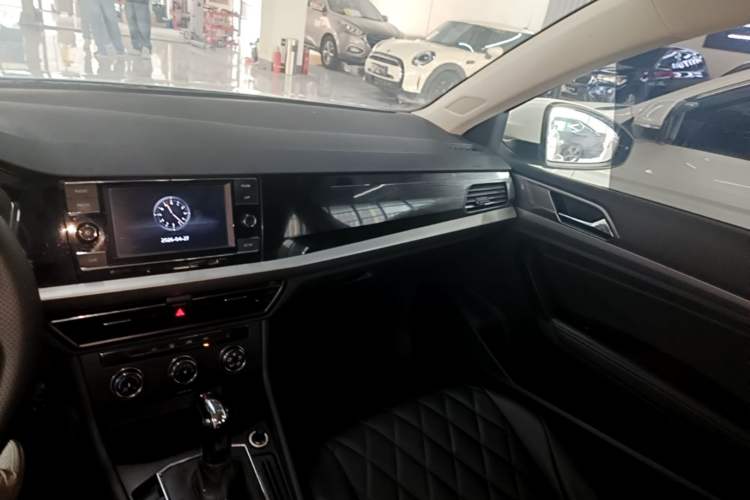 Used Volkswagen Lavida 2019 1.5L Automatic Comfort Edition China VI Standard Audio And AC Panel