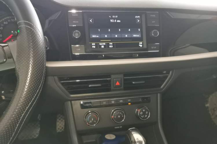 Used Volkswagen Lavida 2019 1.5L Automatic Comfort Edition China VI Standard Audio And AC Panel