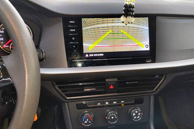 Used Volkswagen Lavida 2019 1.5L Automatic Comfort Edition China VI Standard Audio And AC Panel