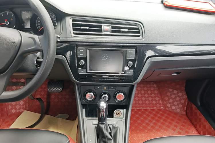 Used Volkswagen Lavida 2019 Lavida Start 1.5L Automatic Trendy Version China VI Standard Audio And AC Panel