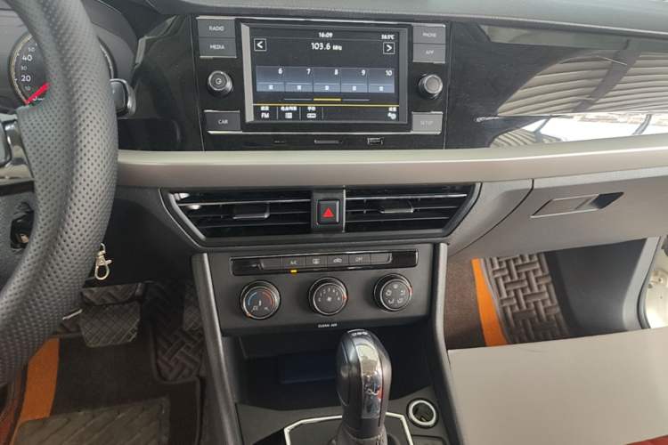 Used Volkswagen Lavida 2019 280TSI DSG Comfort Edition China VI standard Audio And AC Panel