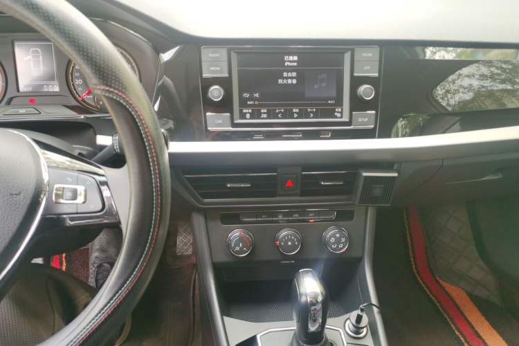 Used Volkswagen Lavida 2019 1.5L Automatic Comfort Edition China VI Standard Audio And AC Panel