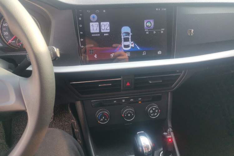 Used Volkswagen Lavida 2019 1.5L Automatic Fashion Edition China VI Audio And AC Panel