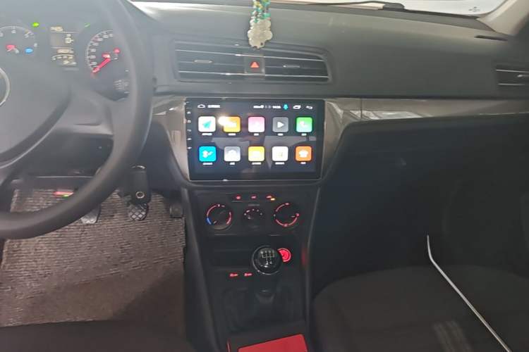 Used Volkswagen Lavida 2019 Lavida Start 1.5L Manual Fashion Edition China VI Standard Audio And AC Panel