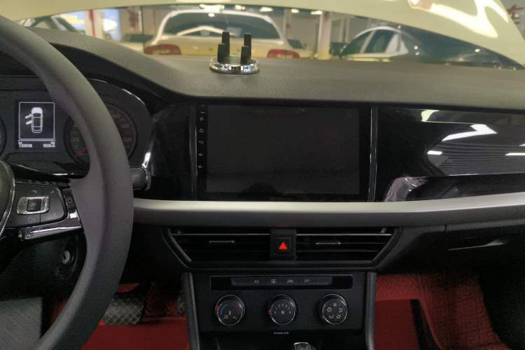 Used Volkswagen Lavida 2019 1.5L Automatic Comfort Edition China VI Standard Audio And AC Panel