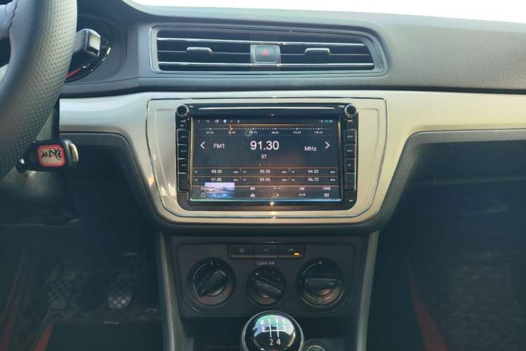 Used Volkswagen Lavida 2019 Lavida Start 1.5L Manual Fashion Edition China VI Standard Audio And AC Panel
