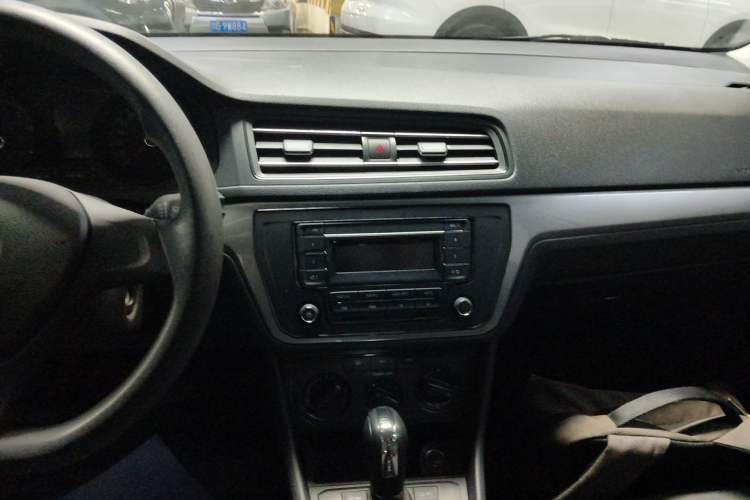 Used Volkswagen Lavida 2019 Lavida Start 1.5L Automatic Trendy Version China VI Standard Audio And AC Panel