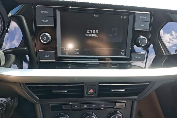 Used Volkswagen Lavida 2019 1.5L Automatic Comfort Edition China VI Standard Audio And AC Panel