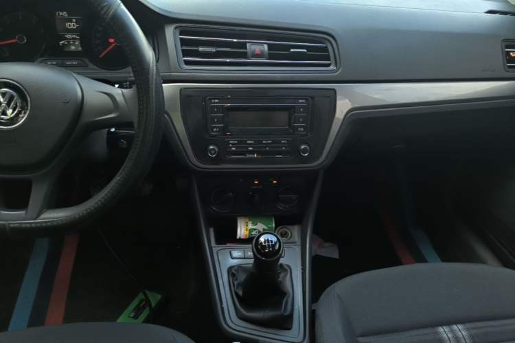 Used Volkswagen Lavida 2019 Lavida Start 1.5L Manual Fashion Edition China VI Standard Audio And AC Panel