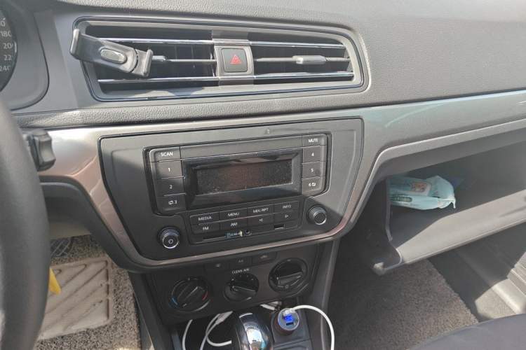 Used Volkswagen Lavida 2019 Lavida Start 1.5L Automatic Trendy Version China VI Standard Audio And AC Panel