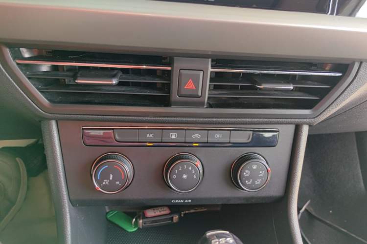 Used Volkswagen Lavida 2019 280TSI DSG Comfort Edition China VI standard Audio And AC Panel