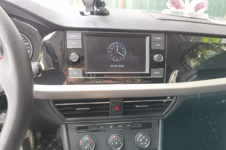 Used Volkswagen Lavida 2019 1.5L Automatic Comfort Edition China VI Standard Audio And AC Panel