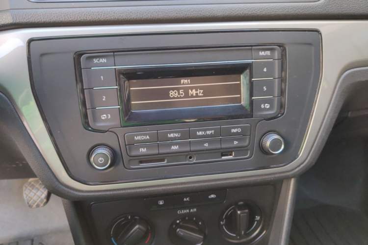 Used Volkswagen Lavida 2019 Lavida Start 1.5L Manual Fashion Edition China VI Standard Audio And AC Panel