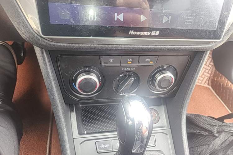 Used Volkswagen Lavida 2019 Lavida Start 1.5L Automatic Trendy Version China VI Standard Audio And AC Panel