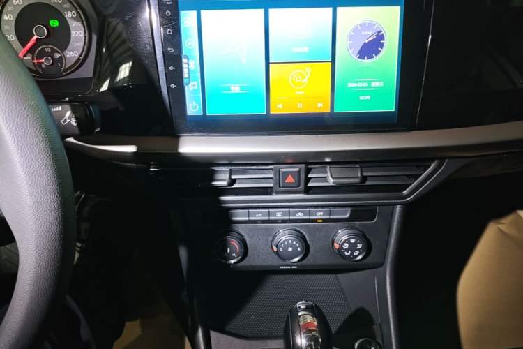 Used Volkswagen Lavida 2019 1.5L Automatic Comfort Edition China VI Standard Audio And AC Panel