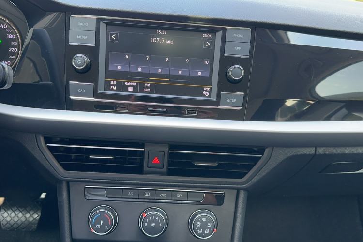Used Volkswagen Lavida 2019 1.5L Automatic Comfort Edition China VI Standard Audio And AC Panel