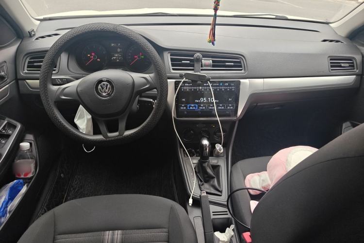 Used Volkswagen Lavida 2019 Lavida Start 1.5L Automatic Trendy Version China VI Standard Center Console