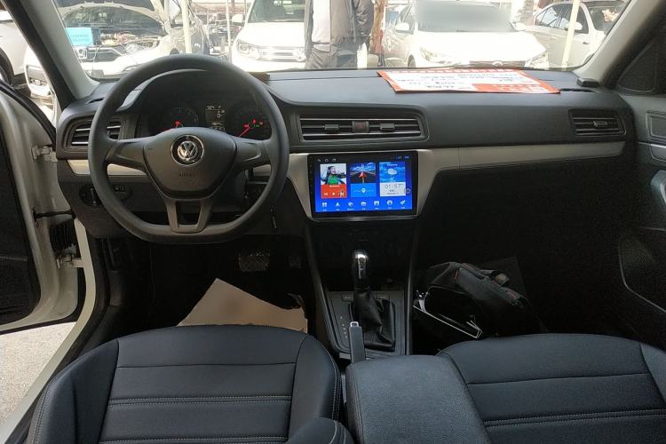 Used Volkswagen Lavida 2019 Lavida Start 1.5L Automatic Trendy Version China VI Standard Center Console