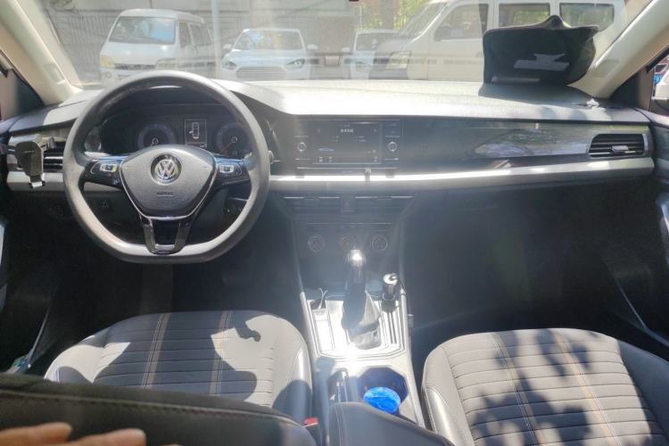 Used Volkswagen Lavida 2019 280TSI DSG Comfort Edition China VI standard Center Console