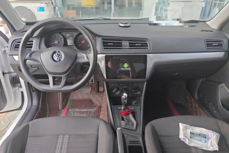 Used Volkswagen Lavida 2019 Lavida Start 1.5L Automatic Trendy Version China VI Standard Center Console