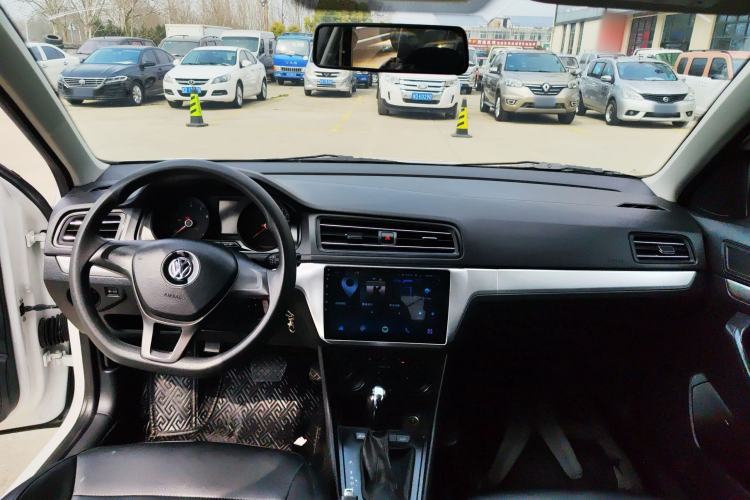 Used Volkswagen Lavida 2019 Lavida Start 1.5L Automatic Trendy Version China VI Standard Center Console