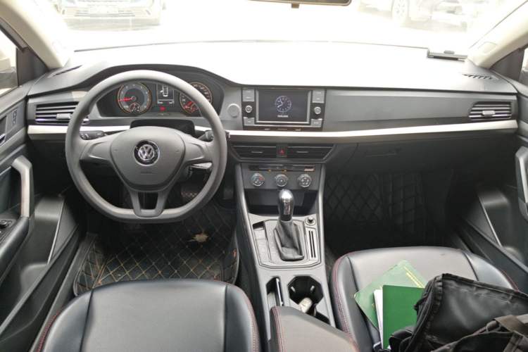Used Volkswagen Lavida 2019 1.5L Automatic Fashion Edition China VI Center Console