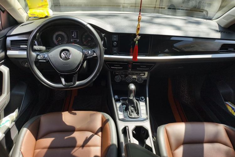 Used Volkswagen Lavida 2019 280TSI DSG Luxury Edition China VI Standard Center Console