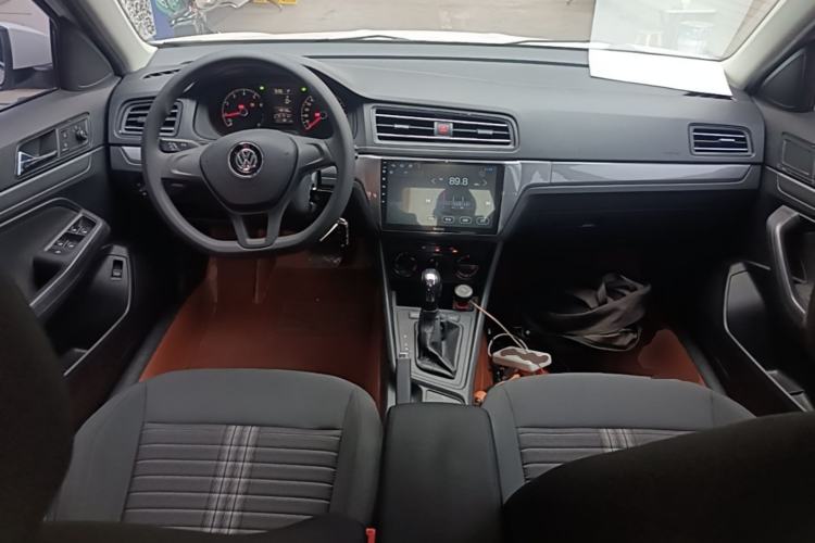 Used Volkswagen Lavida 2019 Lavida Start 1.5L Automatic Trendy Version China VI Standard Center Console