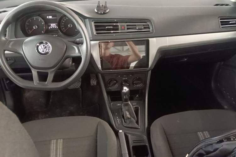 Used Volkswagen Lavida 2019 Lavida Start 1.5L Automatic Trendy Version China VI Standard Center Console