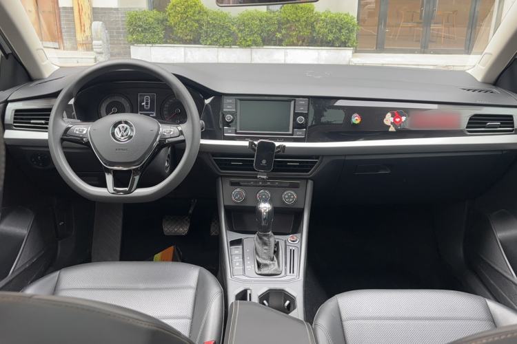 Used Volkswagen Lavida 2019 1.5L Automatic Comfort Edition China VI Standard Center Console