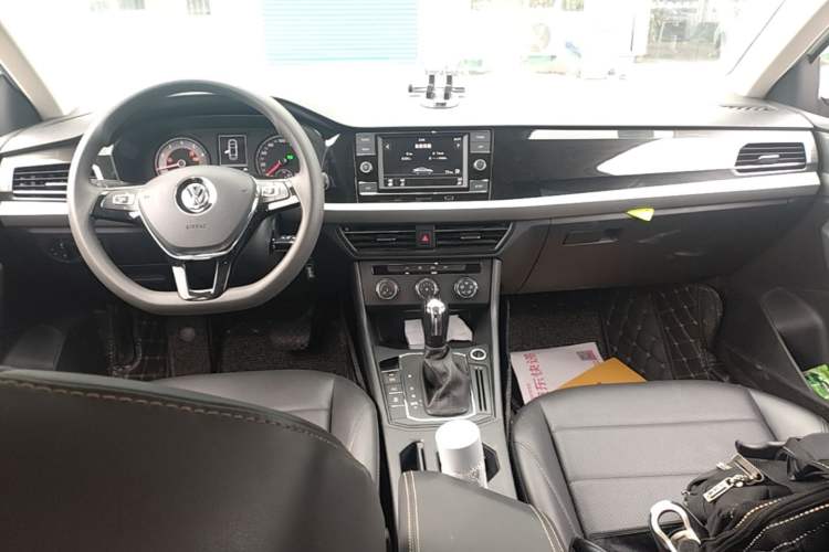 Used Volkswagen Lavida 2019 1.5L Automatic Comfort Edition China VI Standard Center Console
