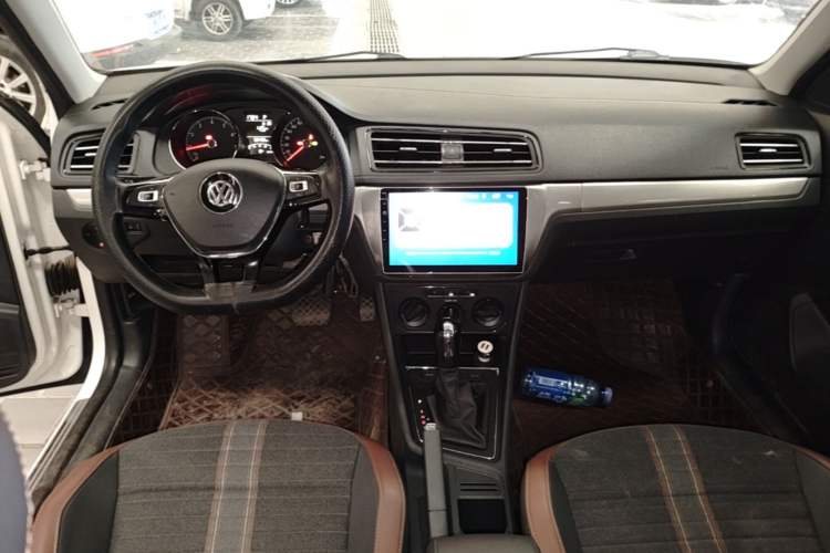 Used Volkswagen Lavida 2019 Lavida Start 1.5L Automatic Comfort Edition China VI Standard Center Console