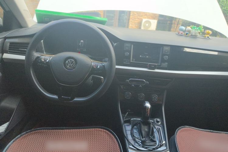 Used Volkswagen Lavida 2019 280TSI DSG Comfort Edition China VI standard Center Console