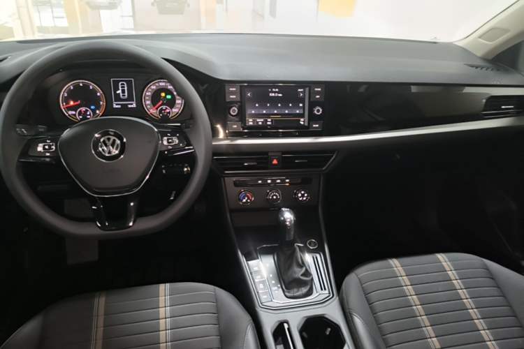 Used Volkswagen Lavida 2019 280TSI DSG Comfort Edition China VI standard Center Console