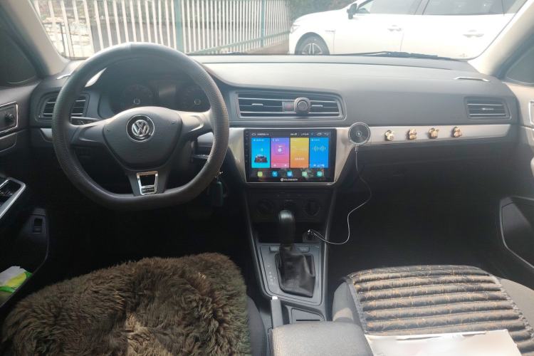 Used Volkswagen Lavida 2019 Lavida Start 1.5L Automatic Trendy Version China VI Standard Center Console