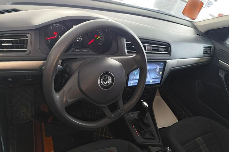 Used Volkswagen Lavida 2019 Lavida Start 1.5L Automatic Trendy Version China VI Standard Center Console