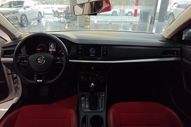Used Volkswagen Lavida 2019 Lavida Start 1.5L Automatic Trendy Version China VI Standard Center Console
