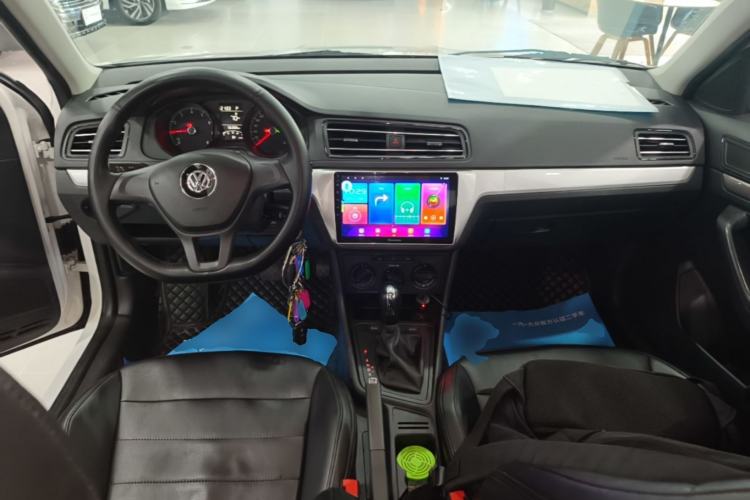 Used Volkswagen Lavida 2019 Lavida Start 1.5L Automatic Trendy Version China VI Standard Center Console