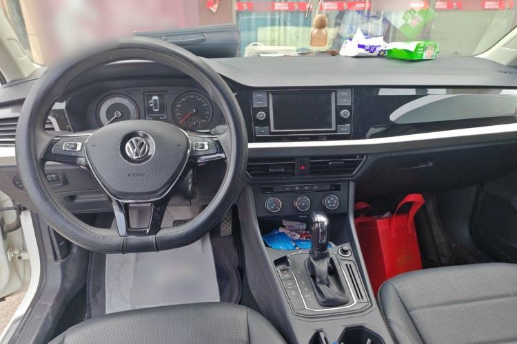 Used Volkswagen Lavida 2019 1.5L Automatic Comfort Edition China VI Standard Center Console
