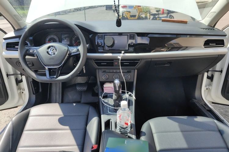 Used Volkswagen Lavida 2019 1.5L Automatic Comfort Edition China VI Standard Center Console