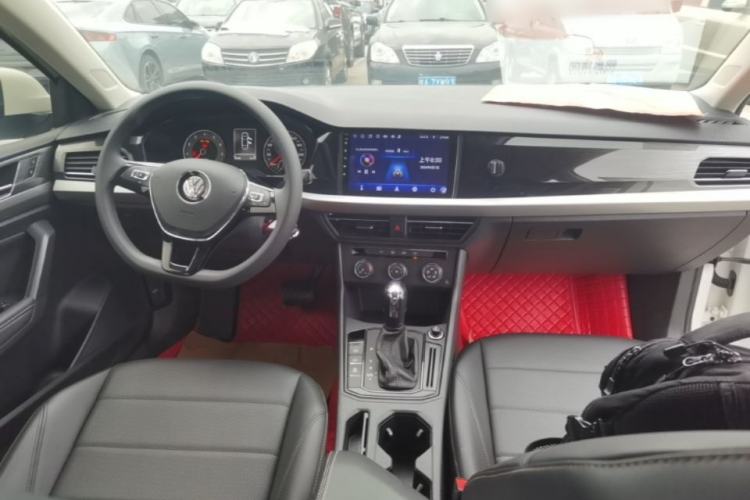 Used Volkswagen Lavida 2019 1.5L Automatic Comfort Edition China VI Standard Center Console