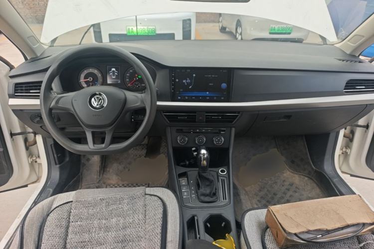 Used Volkswagen Lavida 2019 1.5L Automatic Fashion Edition China VI Center Console