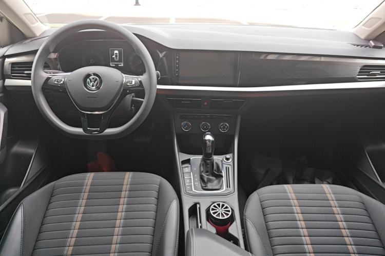 Used Volkswagen Lavida 2019 280TSI DSG Comfort Edition China VI standard Center Console