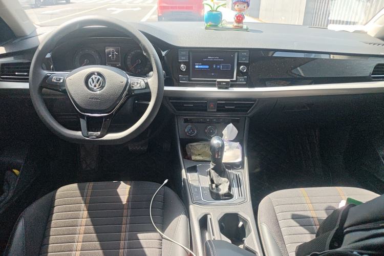 Used Volkswagen Lavida 2019 280TSI DSG Comfort Edition China VI standard Center Console