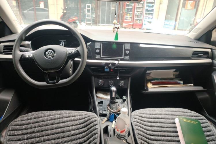 Used Volkswagen Lavida 2019 1.5L Automatic Comfort Edition China VI Standard Center Console