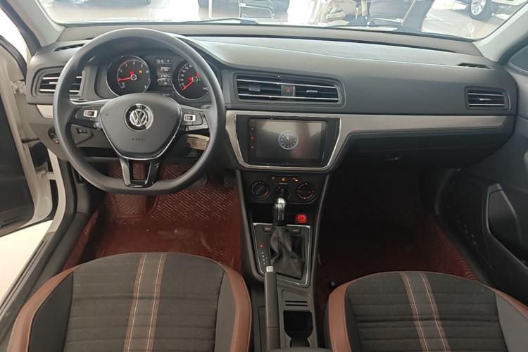 Used Volkswagen Lavida 2019 Lavida Start 1.5L Automatic Comfort Edition China VI Standard Center Console